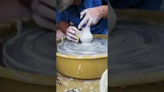 Small bud vase on the wheel #pottery #potteryvideo