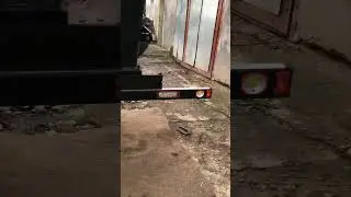 Гарний плуг аля Бамєт! Слів нема одні матюки! Новий! А не оре! А чому? хто підкаже?