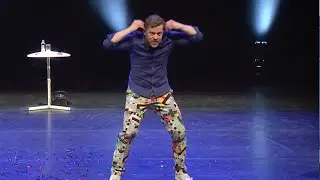 Cabaretier Max van den Burg - AMOK  (complete show)
