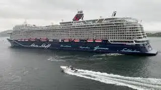Mein Schiff 1 und Mein Schiff 2 und Norwegisches Moterboot😆🛳🛥👍
