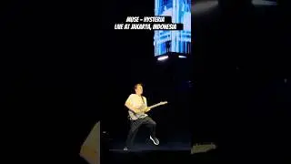 Muse Membawakan Lagu Hysteria di Konser Jakarta Indonesia