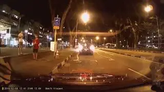 8feb2019 camcar hit by reversing smrt taxi #SHF206Y vehicle owner happened to by the side.