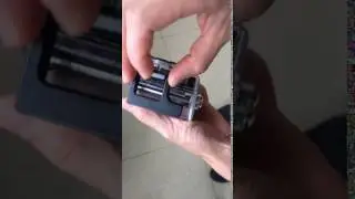 How to open the camera case