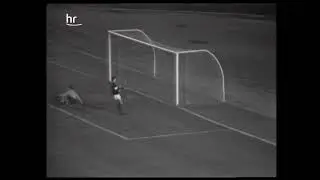 05/11/1974 Cup Winners Cup 2nd Round 1st leg DINAMO KIEV v EINTARCHT FRANKFURT