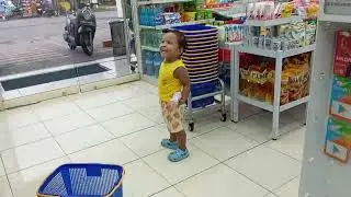 Masih belajar ambil sendiri.. #anak#bocilaktif
