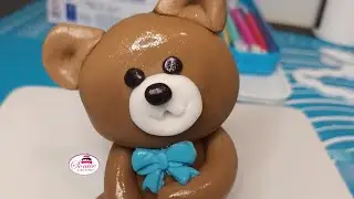 Fondant teddy bear cake topper