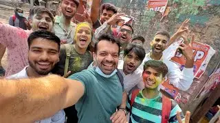 DU College mein Mini Holi