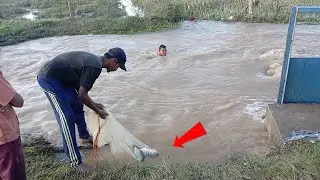 Bikin Mata Melongo Jala Ikan.!. di arus deras dapat ikan melimpah 