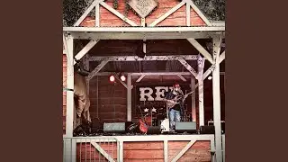 Under Dog. One string guitar.