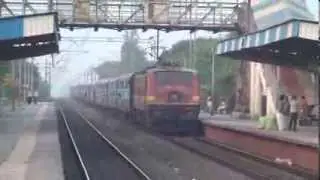 MONSTROUS YET STYLISHED GZB WAP-1# 22072 (P1) BLASTING THROUGH UMROLI WITH 15 COACH EXPRESS TRAIN