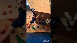 😅🤣 #bouldering #strong #climbing #fails #falling #nevergiveup #rockclimbing #youtubeshorts #shorts