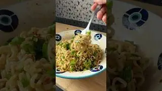 Maggi Glow-Up: Garlic Crisp + Spring Onion kick! 🧄🧅💥🍜 #trendingshorts #viral #garlicmaggi