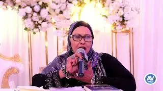 Fanaanada Khadiija Qalanjo oo ka qaybgashay xaflada Bandhiga Buuga Gaaraa Bidhaan.