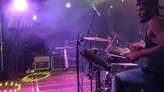Jef&atilde;o Reis - &ldquo;Teu amor n&atilde;o falha&rdquo; Nivea Soares (DrumCam)