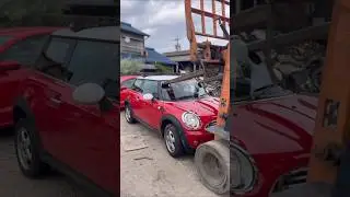 Hard traffic rules in america ( No parking zone area )