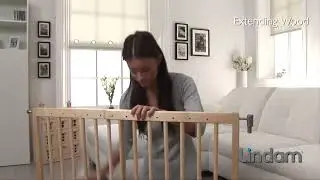 MUNCHKIN Wall Fix Extending Wooden Safety Gate