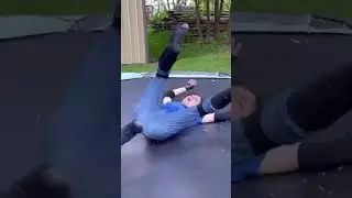 2 Handed Chokeslam! #funny #comedy #aew #wwe  #wweraw #aewwrestling #wrestlinggame #trampoline #ecw