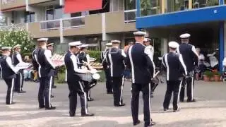 Airborne Malletband Oosterbeek spelen voor de bewoners van de Molenberg Oosterbeek