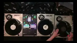 DJ D vinyl mix for Oonops Drops Brooklyn Radio 3 turntable set