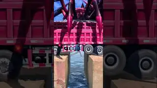 truck carrying giant spiders _SnowRunner - Coffin Dance Song Cover
