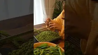 Storing greenpeas #asmrfood #veganrecipes #freezer #homestorage #easycooking #budgetfriendly