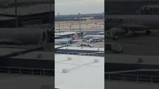 Qatar Airways Boeing 777-300ER pushing the back at Melbourne Airport