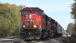 11/7/2021 - EMD SD75I Locomotives In Action