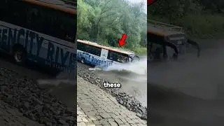 Почему этот автобус ездит по воде? 😮
