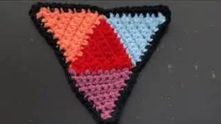 #1046 Handwerkcaf&eacute; bij #MAAKHETMETMIRANDA GEOMETRISCHE PUZZEL HAKEN MET 5 kleuren