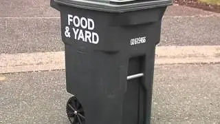 Food scraps and yard waste composting at the curb