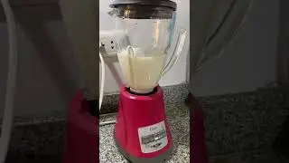 Jugo de pl&aacute;tano con leche 🫠 🇵🇪 (en Per&ugrave; se le dice jugo ) ☺️🙌