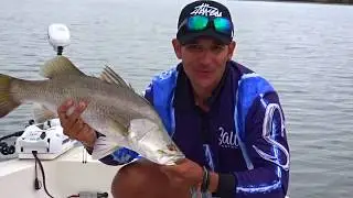 BARRAS, JACKS, GT'S AND A HOOK IN MY LEG! - Jims Fishing Ep9HD