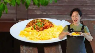 Жареный рис с кимчи и пышным омлетом