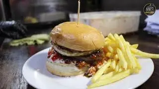 Eight Miles Cafe (Burger Banjir)