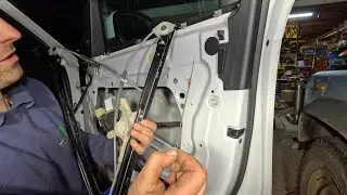 Land Rover Discovery 5 window regulator