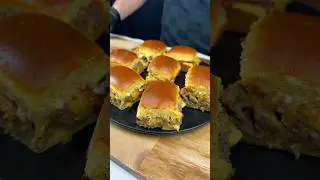 Juicy Mini Burgers in the Oven🔥#Sliders #MiniBurgers #Cheeseburgers #BurgerLovers #EasyRecipe #Oven