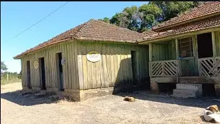 Venda antiga 100 anos na beira da estrada de chão.  raridade região de ibaiti pr