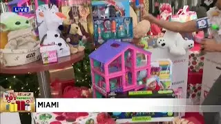 Big Bus Toy Express stops in downtown Miami
