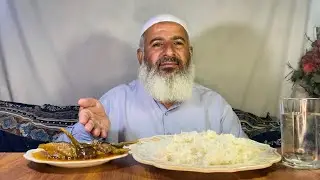  White Chaval Aur Bangan Aur Alo Ke Salan | Molvi Eating 