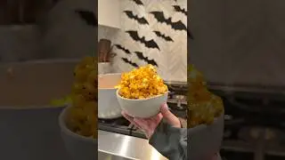 Pumpkin Marshmallow Popcorn 🎃🍿 #recipe #popcorn #halloween #asmr #dessert #yum #viral #shorts #fyp