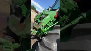 Ever seen a tractor edit 🤟🏻🚜 #tractor #johndeere #memes #edit