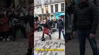 @toddvarious лучшее выступление на Королевской миле #visitedinburgh #travel #streetperformer #roy...