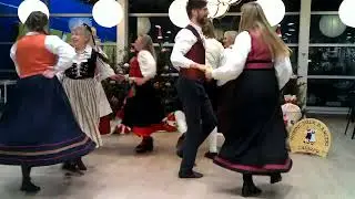 Tuluttooq  -  Folkdance - Greenland