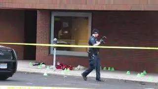 Hamilton Police forensics / photgrapher on scene downtown shooting investigation Mar 6, 2024 #HamOnt