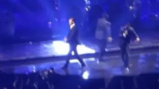Justin Timberlake singing Poison by Bell Biv Devoe