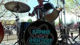 ATOMIC DRIFTERS perform Walk Don't Run (Johnny Smith 1960, The Ventures)