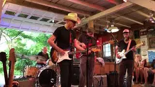 Bo at The Barn &ndash; And I Wonder