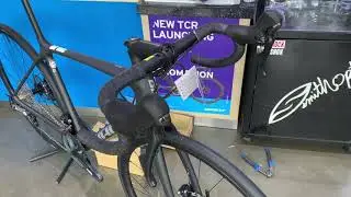 2021 GIANT TCR ADV 1 DISC KOM UNBOXING