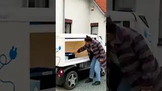 Clevon's first door-to-door delivery in Belgium #shorts