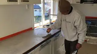 Microcemento en encimera de cocina HOMECRET